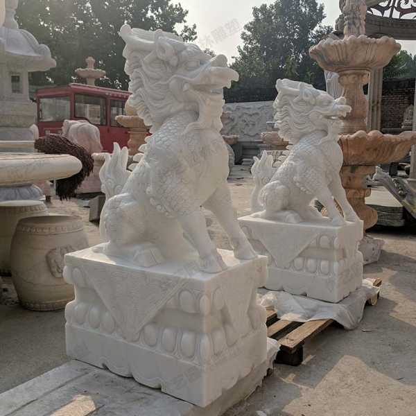 什么是傳統(tǒng)景觀中的藝術(shù)雕塑呢？