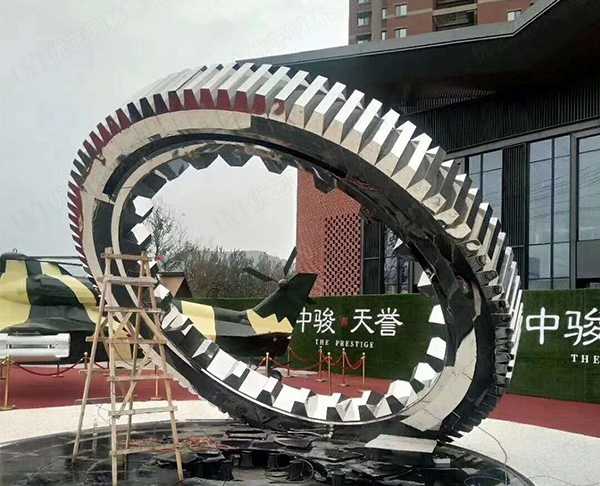 為什么越來(lái)越多的地方選擇定做景觀不銹鋼雕塑？